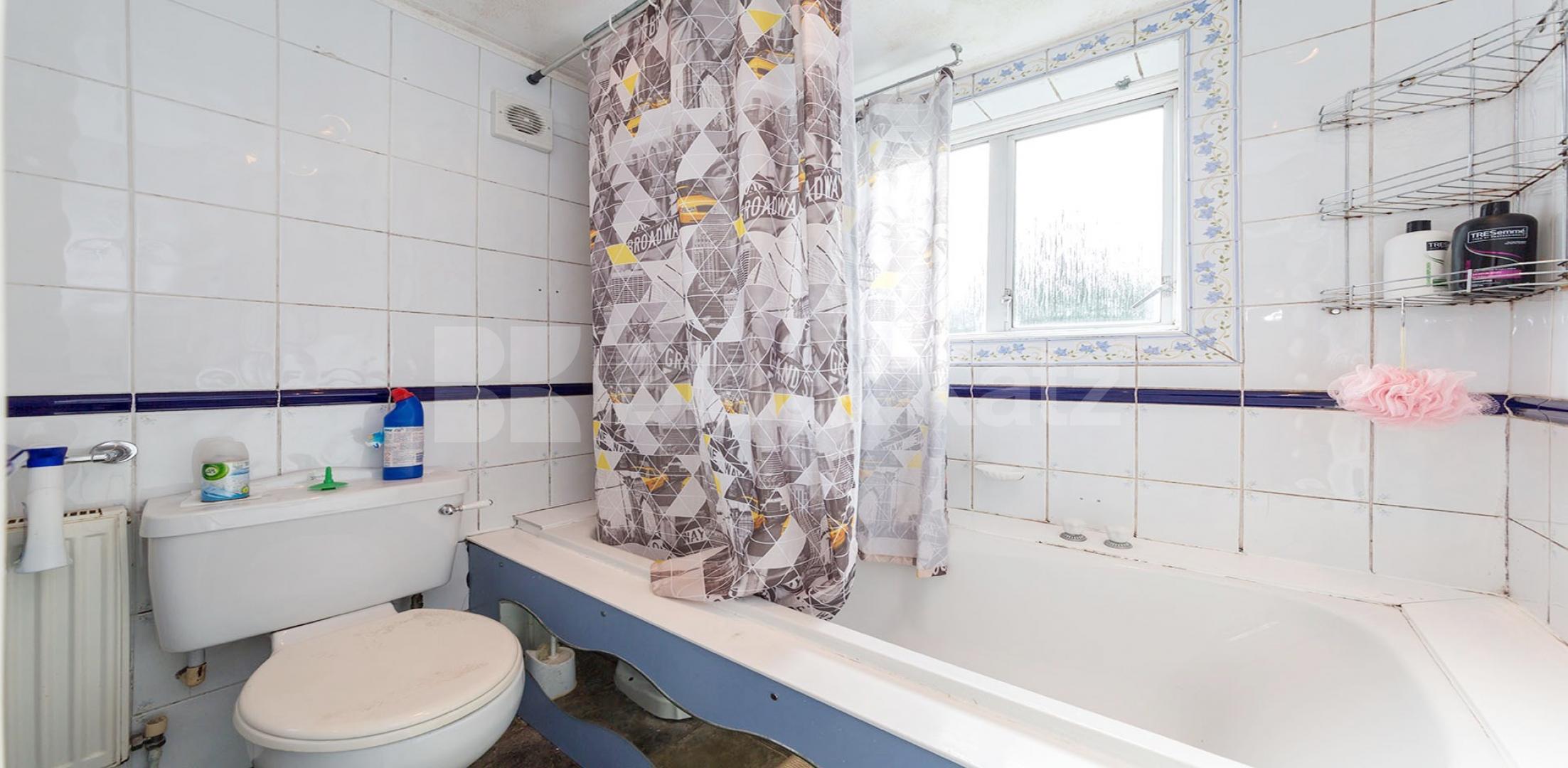 			NEW INSTRUCTION, 2 Bedroom, 1 bath, 1 reception Flat			 Connell Crescent, Park Royal